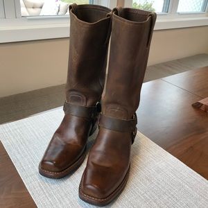 FRYE Brown Leather Harness 12R Boots, Iconic, LIKE NEW, Made in the USA